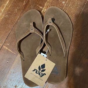 Woman’s Reef Sandals Size 5